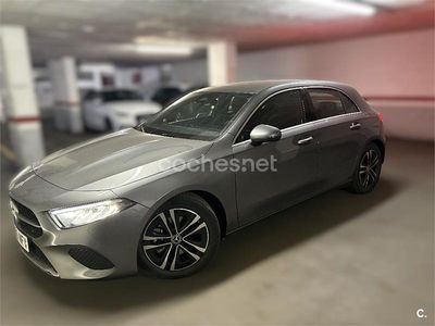 Nuevo Mercedes A180 136 CV (100 kW) 2025 Gris / plata Berlina