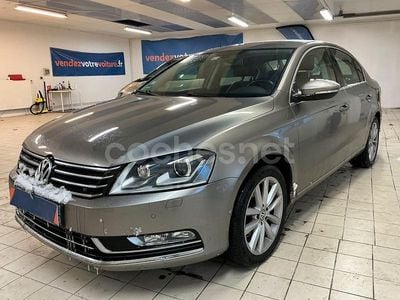 Gris / plata Usado 2014 VW Passat Highline Berlina | 12.500 € (Caro)
