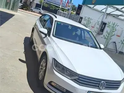 Usado VW Passat Advance 120 CV (88 kW) 2018 Blanco Familiar