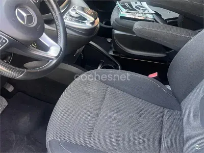 Usado Mercedes V200 Avantgarde 163 CV (119 kW) 2019 Azul Monovolumen