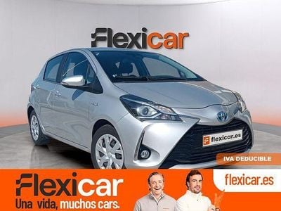 Usado Toyota Yaris Hybrid Active 100 CV (73 kW) 2019 Gris