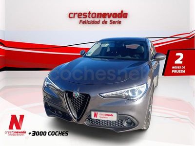 Usado Alfa Romeo Stelvio Sprint 190 CV (139 kW) 2021 Gris / plata SUV