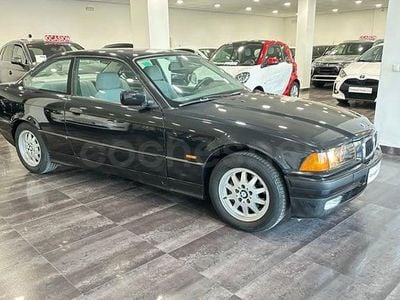 Usado BMW 323 Comfort Edition 173 CV (127 kW) 1997 Negro Coupe