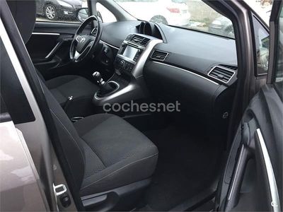 Gris / plata Usado 2013 Toyota Verso Active Monovolumen | 8500 € (Super precio)