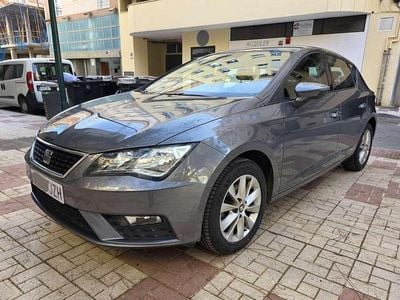 Usado Seat Leon Style 110 CV (80 kW) 2017 Gris Utilitario