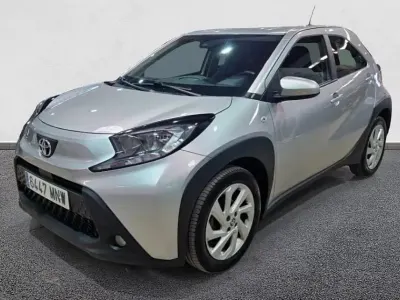 Usado Toyota Aygo X Play 72 CV (52 kW) 2024 SUV