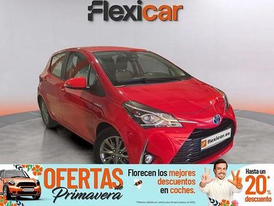 Usado Toyota Yaris Hybrid Advance 100 CV (73 kW) 2018 Rojo Berlina