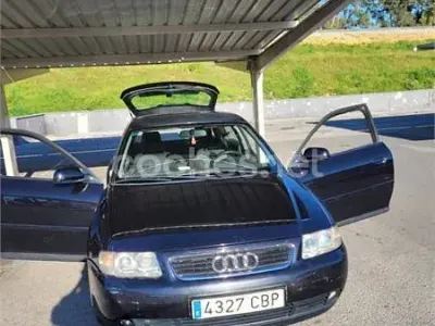 Usado Audi A3 Ambiente 102 CV (75 kW) 2002 Negro Utilitario