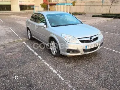 Usado Opel Vectra Cosmo 120 CV (88 kW) 2006 Gris / plata Berlina