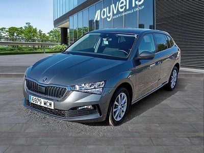 Usado Skoda Scala Ambition 95 CV (69 kW) 2022 Gris Utilitario