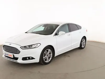Usado Ford Mondeo Titanium 150 CV (110 kW) 2015 Blanco Berlina