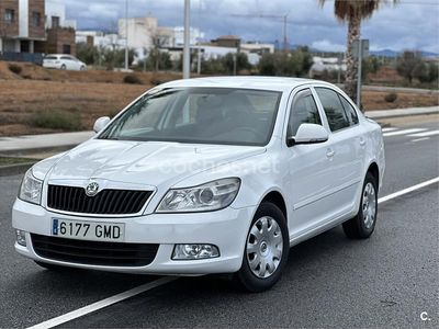 Blanco Usado 2010 Skoda Octavia Berlina | 3950 € (Precio justo)