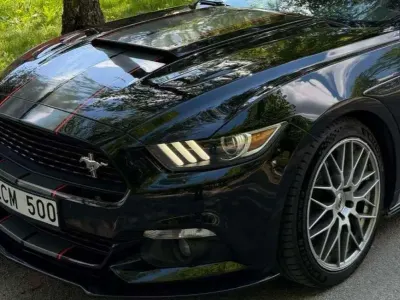 Usado Ford Mustang GT 417 CV (306 kW) 2017 Negro Descapotable