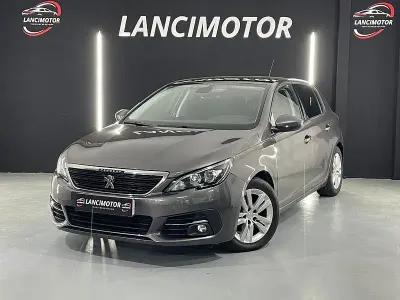 Usado Peugeot 308 Allure 110 CV (80 kW) 2020 Gris / plata Berlina
