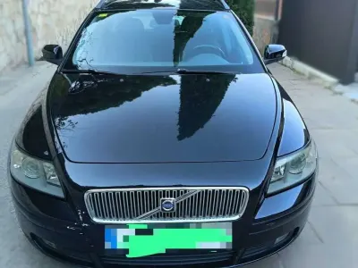 Usado Volvo V50 Momentum 136 CV (100 kW) 2007 Negro Familiar
