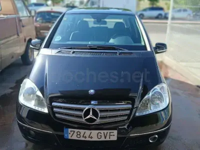 Usado Mercedes A180 Avantgarde 109 CV (80 kW) 2010 Negro Monovolumen