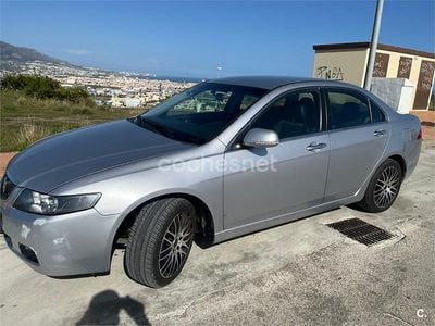 Usado Honda Accord Executive 140 CV (102 kW) 2004 Gris / plata Berlina
