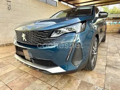 Usado Peugeot 3008 Allure 225 CV (165 kW) 2022 Azul SUV