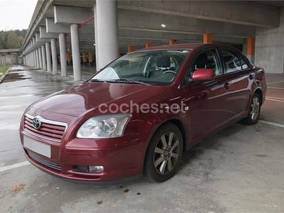 Usado Toyota Avensis Sol 129 CV (94 kW) 2007 Granate Berlina