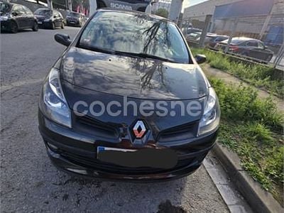 Usado Renault Clio II 100 CV (73 kW) 2006 Negro Berlina
