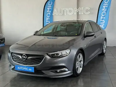 Usado Opel Insignia Excellence 260 CV (191 kW) 2017 Gris / plata Berlina