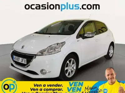 Usado Peugeot 208 Active 83 HP (61 kW) 2015 Branco Citadino