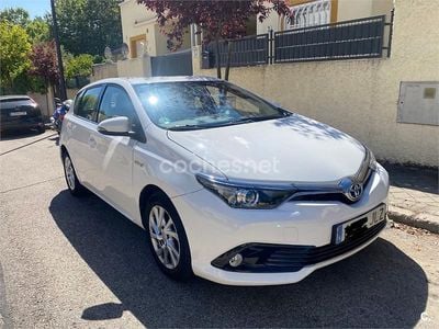 Toyota Auris Hybrid