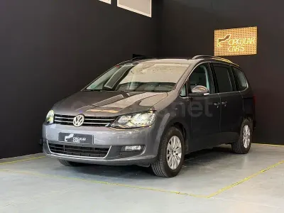 Usado VW Sharan Advance 150 CV (110 kW) 2021 Gris / plata Monovolumen