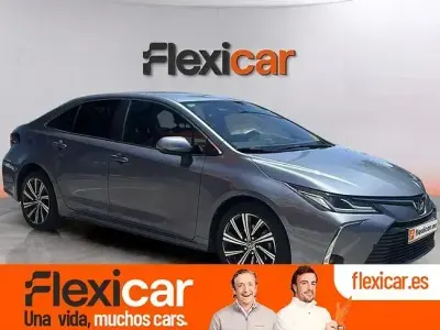 Usado Toyota Corolla Active 122 CV (89 kW) 2022 Gris Berlina