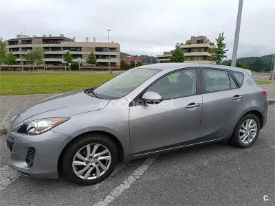 Usado Mazda 3 115 CV (84 kW) 2012 Gris / plata Berlina