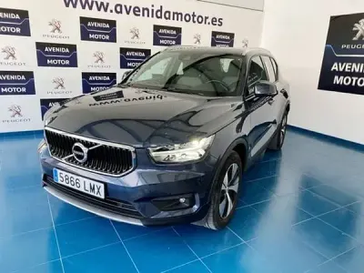 Begagnad Volvo XC40 Momentum 163 HK (119 kW) 2021 SUV
