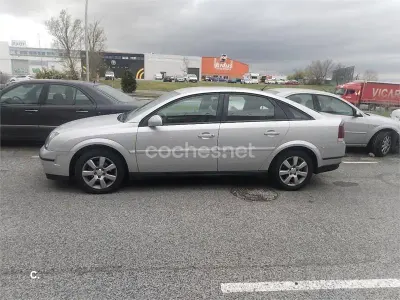 Usado Opel Vectra Design Edition 120 CV (88 kW) 2004 Gris / plata Berlina