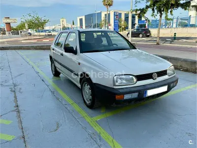 Usado VW Golf III 64 CV (47 kW) 1993 Blanco Berlina