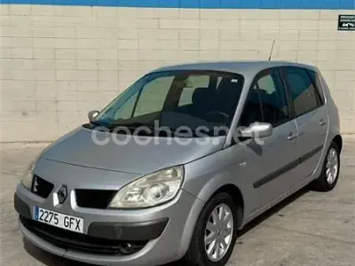 Usado Renault Scénic II Dynamique 110 CV (80 kW) 2008 Gris / plata Monovolumen