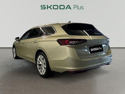 Amarillo Usado 2024 Skoda Superb LAURIN & KLEMENT Familiar | 38.900 € (Un poco caro)