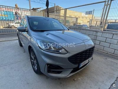 Gris / plata Usado 2023 Ford Kuga ST-Line X SUV | 22.000 € (Precio justo)