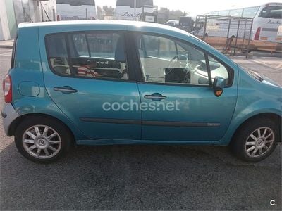 Usado Renault Modus Dynamique 98 CV (72 kW) 2005 Verde Monovolumen