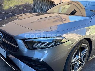 Usado Mercedes A180 116 CV (85 kW) 2023 Gris / plata Berlina