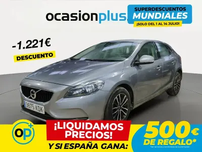 Usado Volvo V40 Momentum 120 CV (88 kW) 2017 Gris Berlina