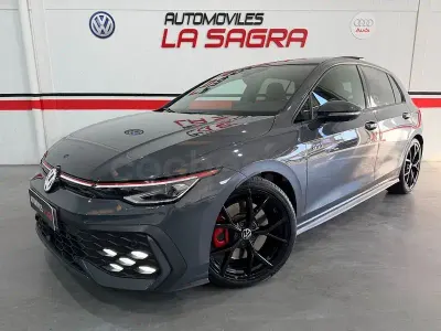 Usado VW Golf VIII GTI 265 CV (194 kW) 2025 Gris / plata Berlina