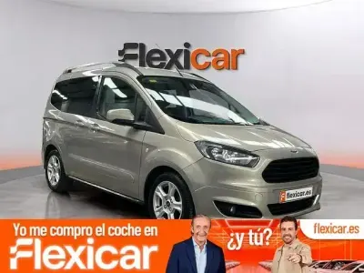 Usado Ford Tourneo Courier Ambiente 100 CV (73 kW) 2018 Gris Monovolumen