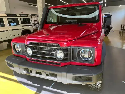 Nuevo Ineos Grenadier 249 CV (183 kW) 2025 Rojo Pickup/Camioneta