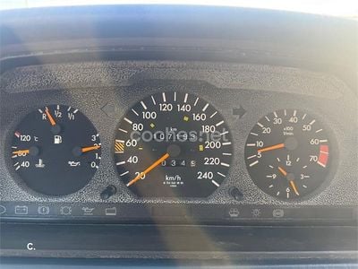 Azul Usado 1993 Mercedes E320 Berlina | 9000 €