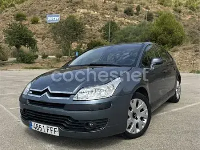 Usado Citroën C4 VTR Sport 110 CV (80 kW) 2006 Gris / plata Berlina