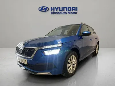 Usado Skoda Kamiq 110 CV (80 kW) 2022 Azul SUV