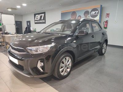 Usado Kia Stonic 100 CV (73 kW) 2022 Negro SUV