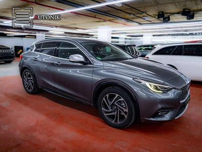 Usado Infiniti Q30 Premium 170 CV (125 kW) 2016 Gris Utilitario