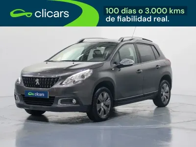 Usado Peugeot 2008 Style 110 CV (80 kW) 2017 Gris / plata SUV