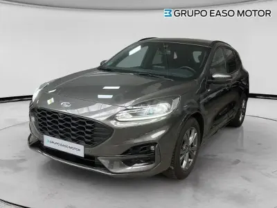 Usado Ford Kuga ST-Line 150 CV (110 kW) 2023 Gris / plata SUV