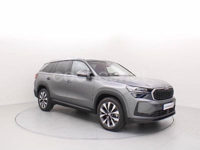 Gris / plata Usado 2024 Skoda Kodiaq Selection SUV | 40.700 € (Caro)